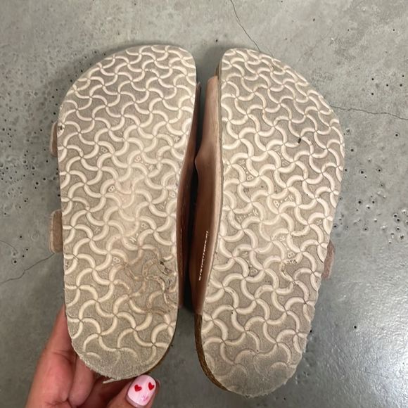 SOLD- Birkenstock Arizona - Picture 3 of 7